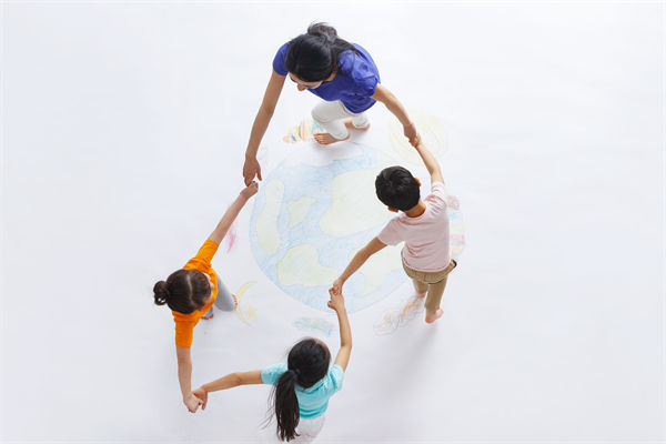 別讓盲卡盲盒“收割”孩子，關聯企業(yè)戰(zhàn)略怎么看？