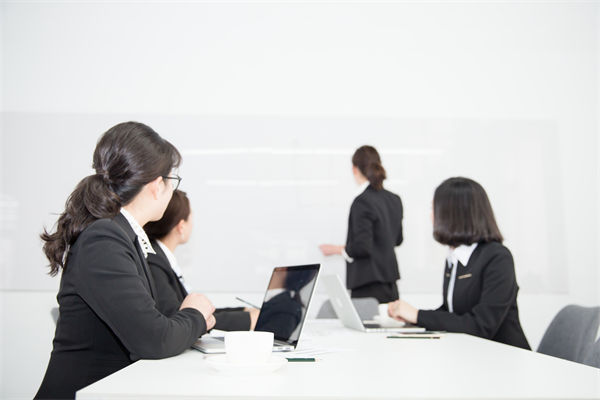 人力資源該管控還是賦能？多數(shù)企業(yè)都踩錯了管理節(jié)奏！