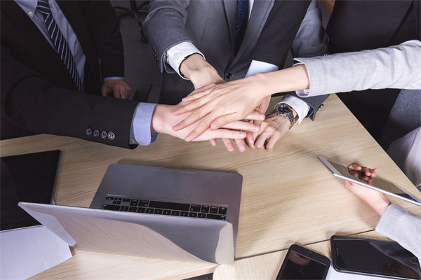 年度經(jīng)營計劃目標宏大，執(zhí)行時為何總?cè)迸R門一腳？