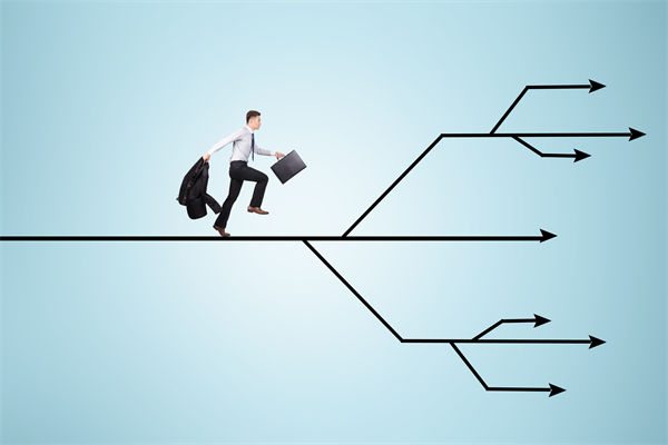 29歲女演員回應(yīng)在餐廳當(dāng)服務(wù)員，人力資源怎么看？