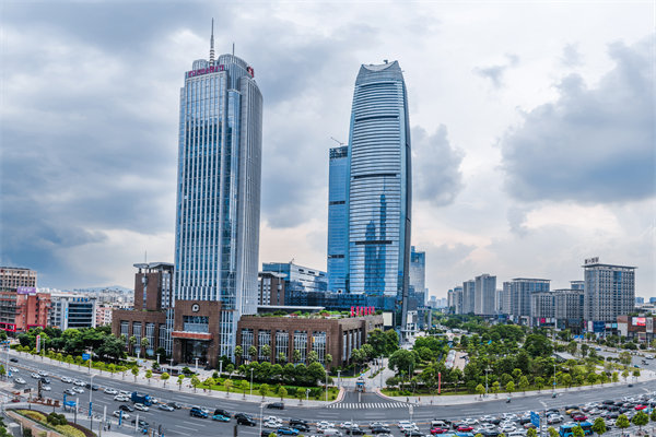 集團(tuán)子公司各自為戰(zhàn)內(nèi)耗嚴(yán)重，東莞集團(tuán)管控咨詢公司能協(xié)助解決嗎？