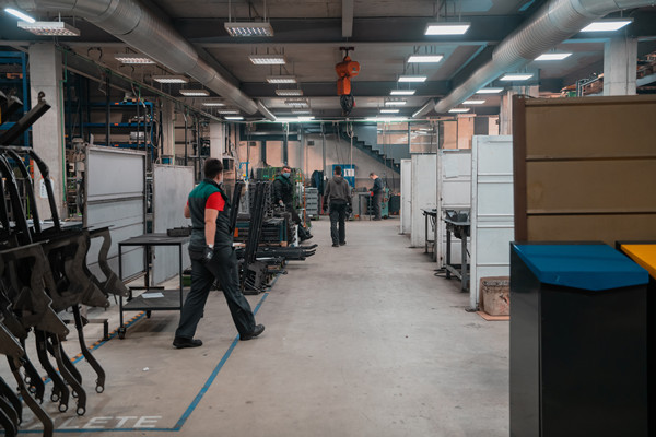 汽配行業(yè)人力資源管理咨詢服務(wù)機(jī)構(gòu)，車間技工流失率怎么降？